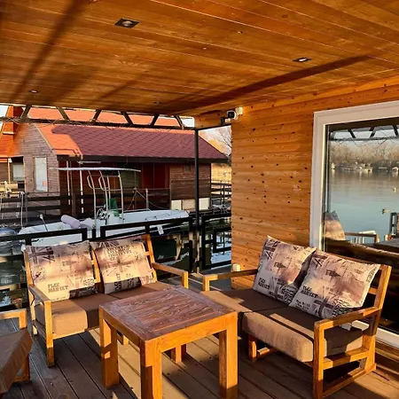 The Nest Raft Holiday home Belgrade